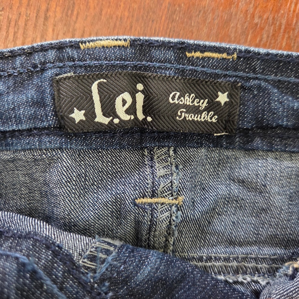 LEI Y2K Low Rise Mini Skirt button pocket Dark Wash Denim Size 7 - Picture 7 of 10